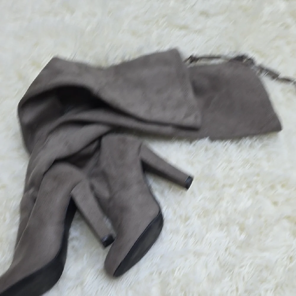 Steve Madden Elegant Gray Over-the-Knee Boots